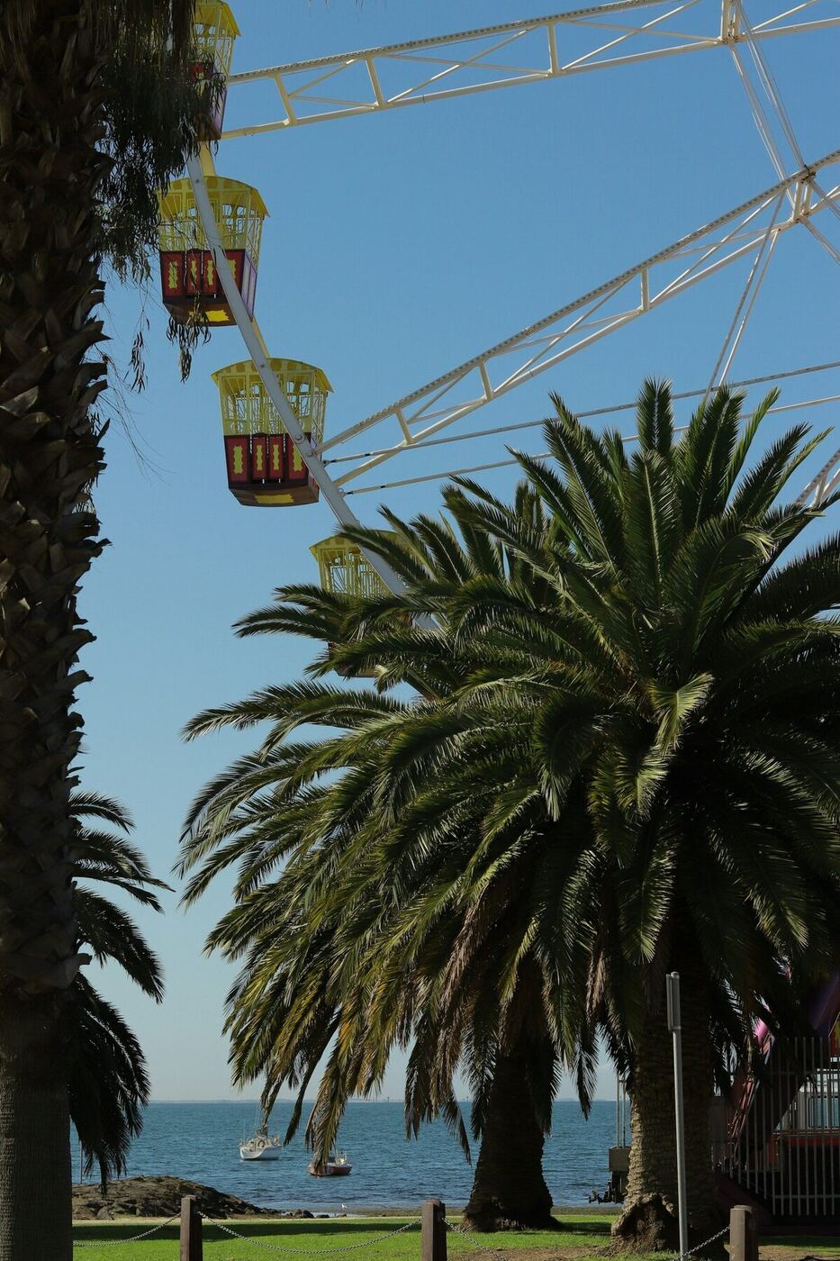 Geelong waterfront — Eastern Beach carousel